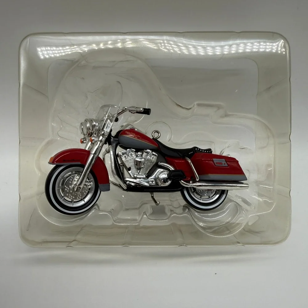 Hallmark OrnamentRed 1994 FLHR Road King Harley-Davidson Die-Cast 2006